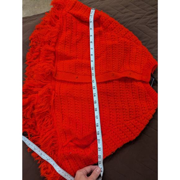 Bright tomato red VINTAGE knit cape poncho by Blue Bird size approx Small - Picture 3 of 7